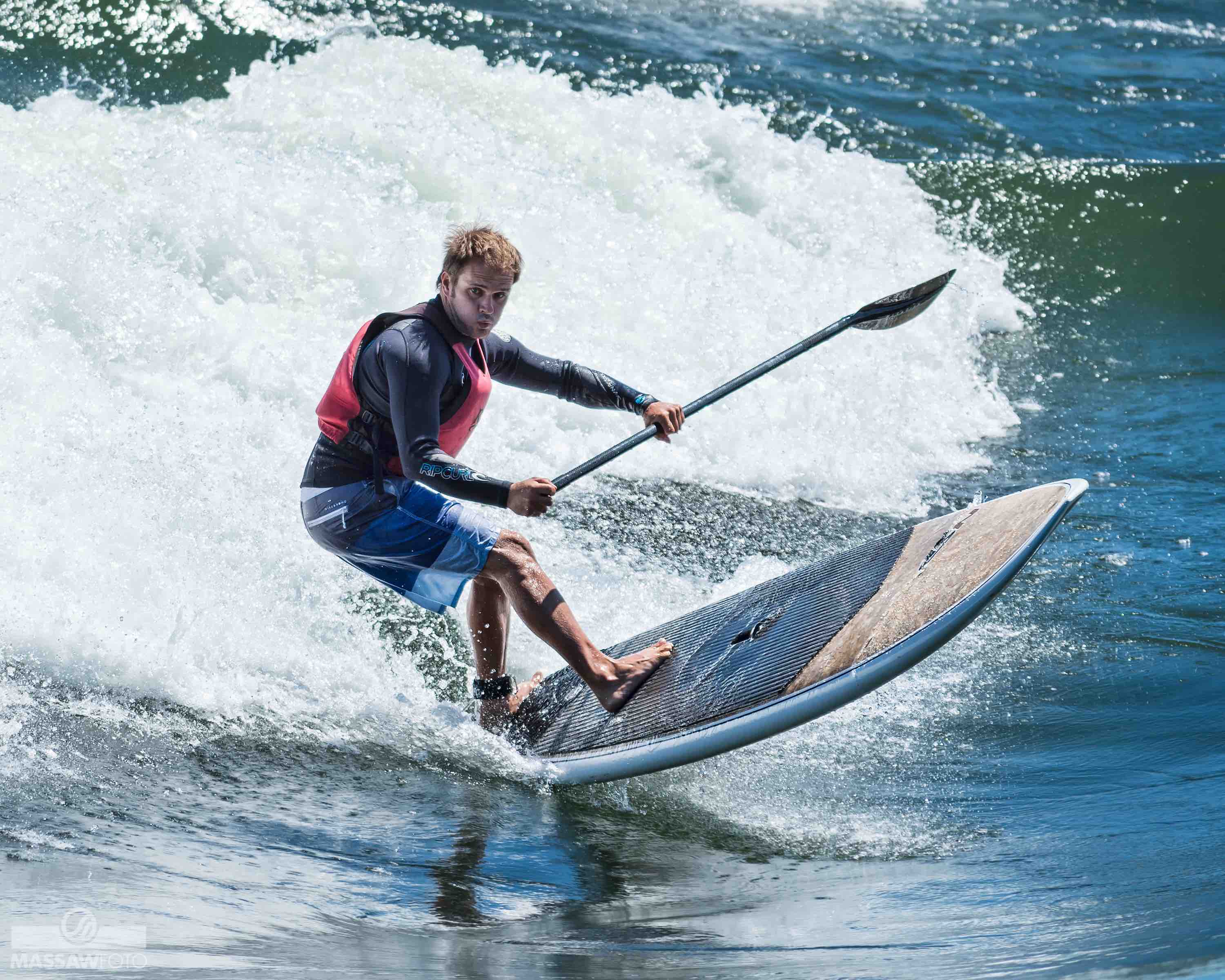 SUP surfing at Habitat 67 main wave, Hugo Lavictoire, KSF